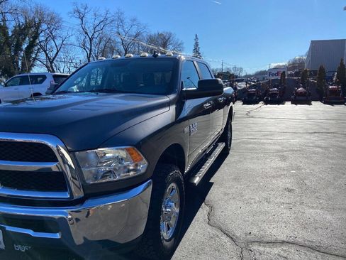 Used 2018 RAM 3500 SLT w/ Snow Chief Group AWD/4WD image 3
