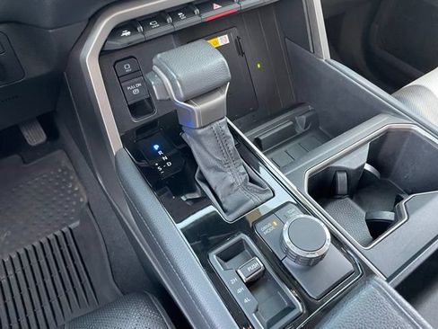 Used 2022 Toyota Tundra Limited AWD/4WD image 22