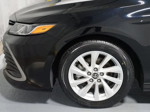 Used 2024 Toyota Camry LE FWD image 5