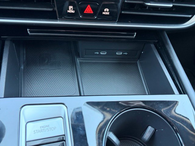 Certified 2024 Volkswagen Atlas Peak Edition SE AWD/4WD image 28