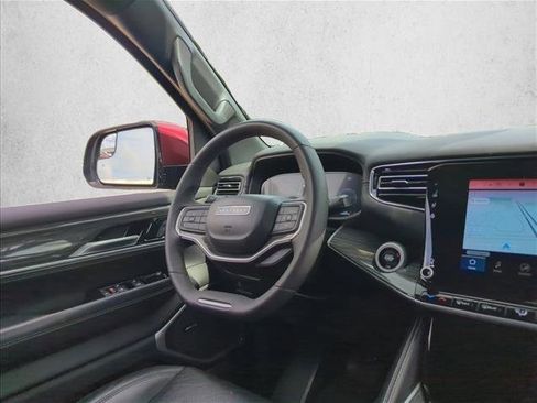 Used 2022 Jeep Wagoneer Series III image 28