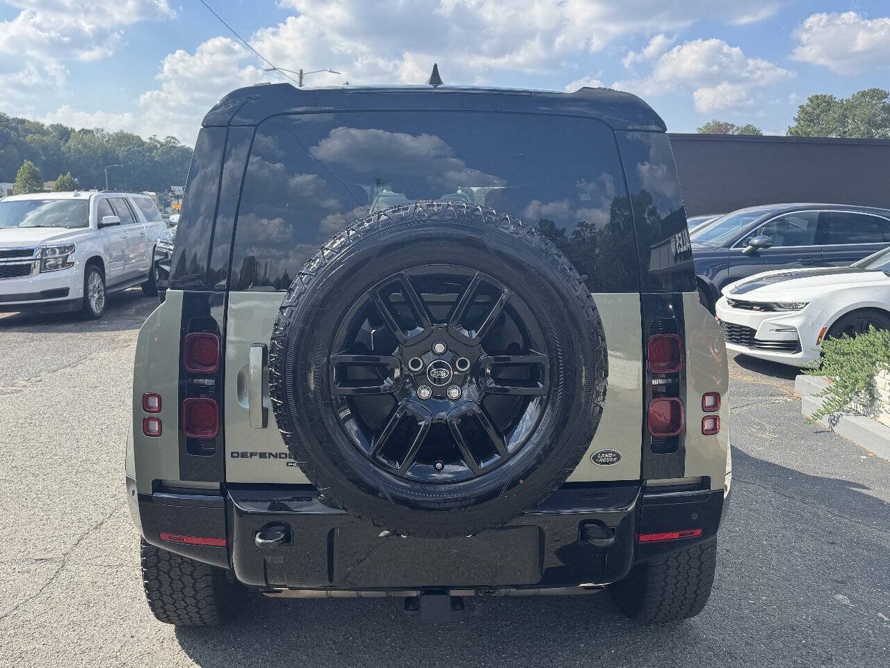 Used 2022 Land Rover Defender 110 X-Dynamic HSE AWD/4WD image 6