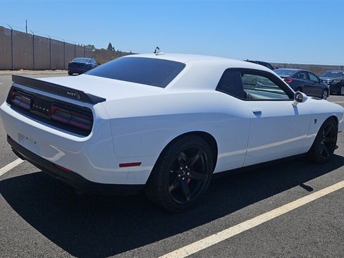 Used 2017 Dodge Challenger SRT Hellcat RWD image 4