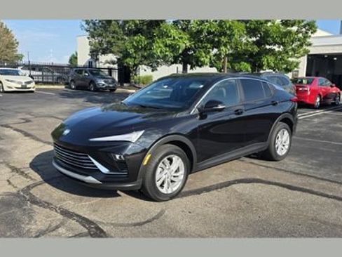 Used 2025 Buick Envista Preferred FWD image 1