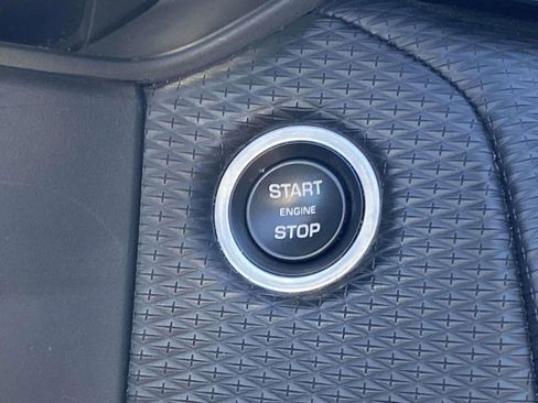 Used 2021 Land Rover Range Rover Velar R-Dynamic S image 24