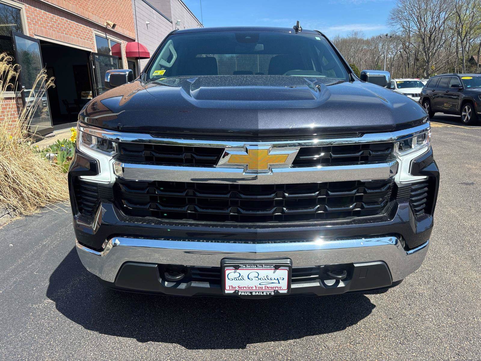 Used 2024 Chevrolet Silverado 1500 LT AWD/4WD image 2