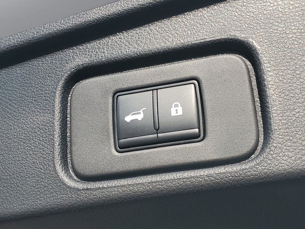 Used 2025 Nissan Pathfinder Platinum w/ Cargo Package FWD image 14