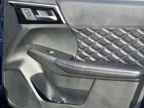 Used 2024 Mitsubishi Outlander SEL Black Edition image 16