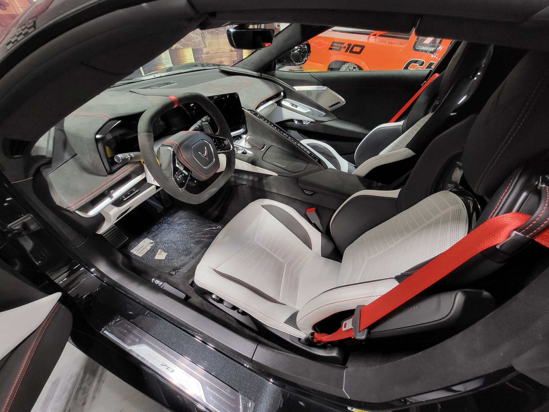 Used 2023 Chevrolet Corvette Stingray Premium Conv w/ Z51 Performance Package RWD image 12