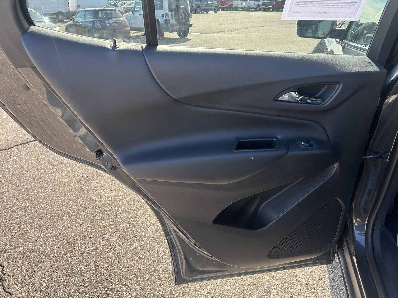 Used 2019 Chevrolet Equinox LT w/ Sun & Navigation Package AWD/4WD image 14