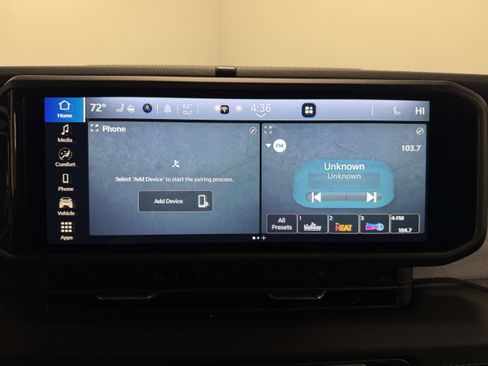 Used 2025 Jeep Wrangler Unlimited Sahara w/ Safety Group image 9