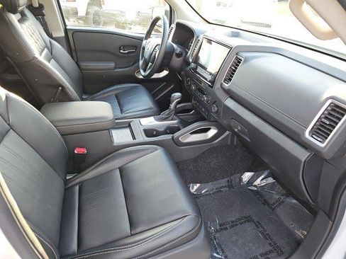 Used 2024 Nissan Frontier SL w/ Technology Package image 11