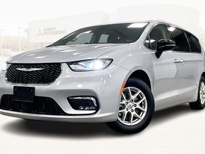 Used 2024 Chrysler Pacifica Touring-L