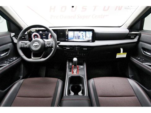 New 2026 Nissan Kicks SR image 7