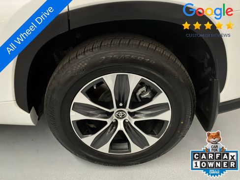 Used 2023 Toyota Highlander XLE AWD/4WD image 32