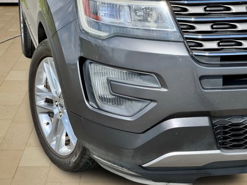 Used 2016 Ford Explorer XLT w/ Equipment Group 201A FWD image 41