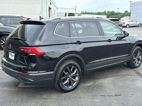 Used 2023 Volkswagen Tiguan SE w/ Panoramic Sunroof Package AWD/4WD image 29