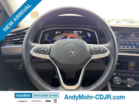 Used 2023 Volkswagen Jetta SE w/ Panoramic Sunroof Package FWD image 15