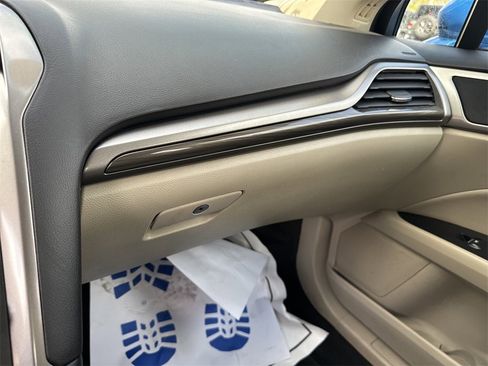 Used 2019 Ford Fusion SEL image 46