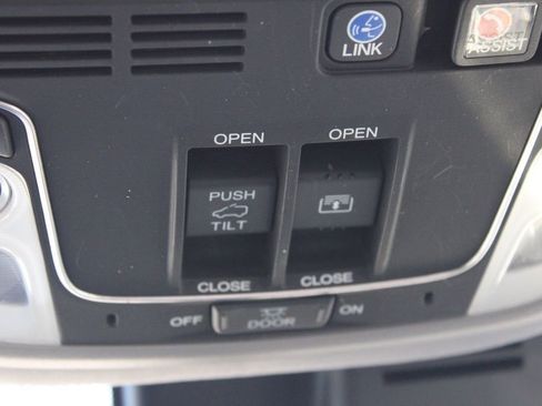 Used 2019 Honda Pilot Elite image 32