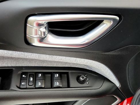 Used 2023 Jeep Compass Sport image 23