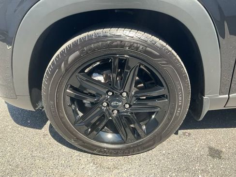 Used 2025 Chevrolet Trax ACTIV w/ Sunroof Package image 18