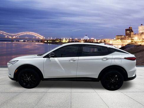 Used 2024 Buick Envista Sport Touring image 2