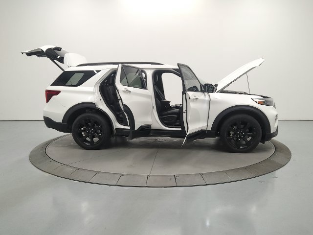 Used 2024 Ford Explorer ST-Line w/ Class IV Trailer Tow Package AWD/4WD image 17