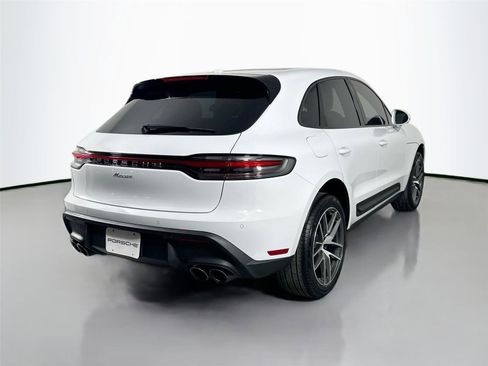 Certified 2026 Porsche Macan AWD/4WD image 7