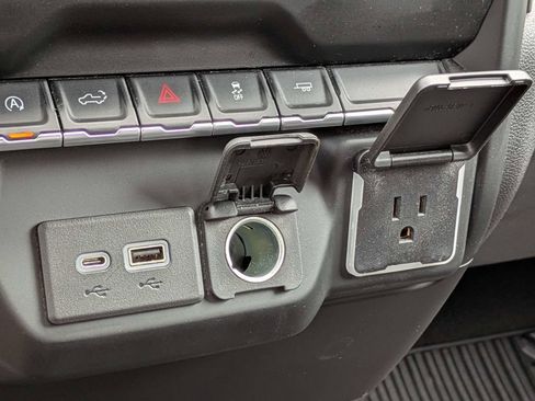 Used 2022 Chevrolet Silverado 1500 Custom RWD image 21