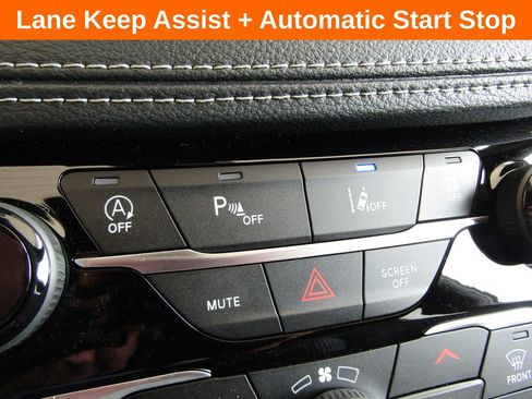 New 2027 Chrysler Pacifica Select AWD/4WD image 17