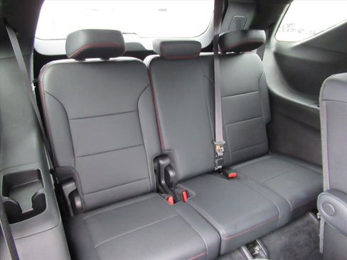 Used 2024 Chevrolet Traverse RS w/ LPO, Floor Liner Package image 33