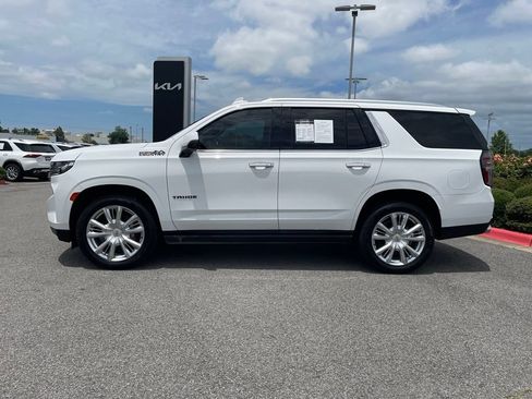 Used 2023 Chevrolet Tahoe High Country w/ Premium Package 2 AWD/4WD image 4