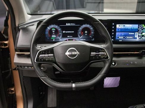 Used 2023 Nissan Ariya FWD image 27