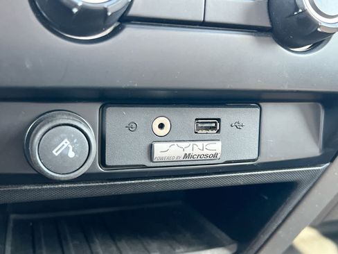 Used 2010 Ford F150 XLT image 29