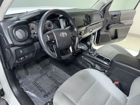 Used 2021 Toyota Tacoma SR w/ SR Convenience Package image 9
