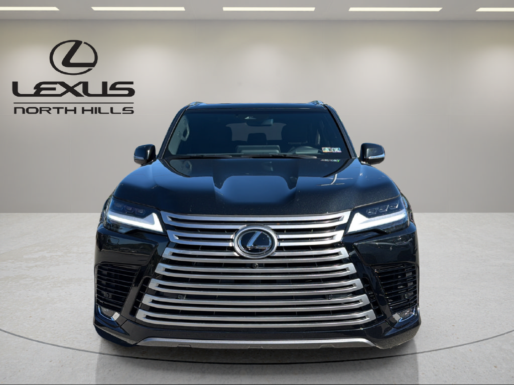 Used 2025 Lexus LX 600 4WD w/ Accessory Package (2T) image 2