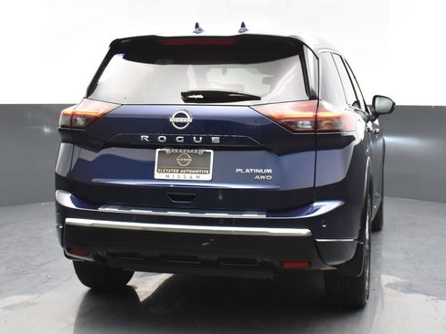 Used 2025 Nissan Rogue Platinum w/ Tech Package image 25