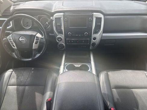 Used 2019 Nissan Titan PRO-4X AWD/4WD image 21
