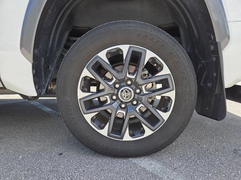 Used 2024 Toyota Tundra Limited AWD/4WD image 20