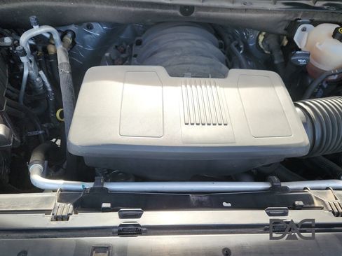 Used 2023 Chevrolet Suburban Premier image 31