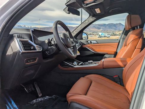 New 2026 BMW X7 M60i image 9