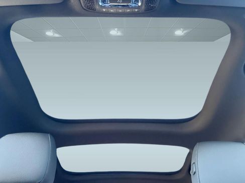 New 2026 Mercedes-Benz GLB 250 image 16