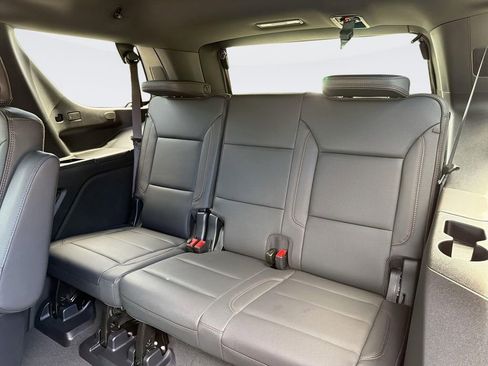 Used 2025 Chevrolet Tahoe High Country AWD/4WD image 26