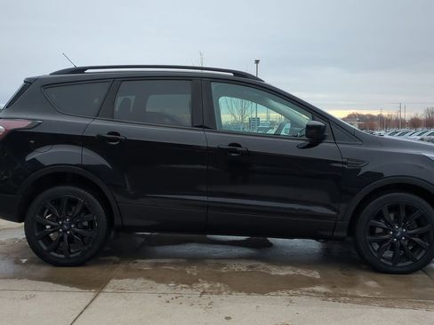 Used 2017 Ford Escape SE w/ Equipment Group 201A image 8