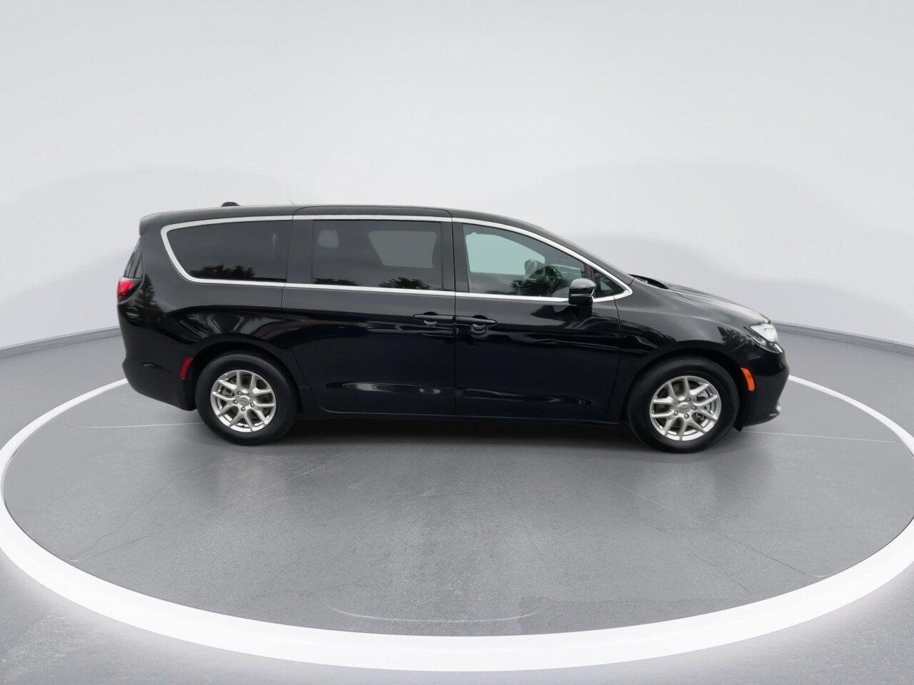 Used 2025 Chrysler Pacifica Select FWD image 22