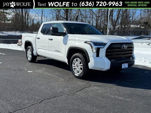 Used 2022 Toyota Tundra SR5 w/ SR5 Convenience Package image 1