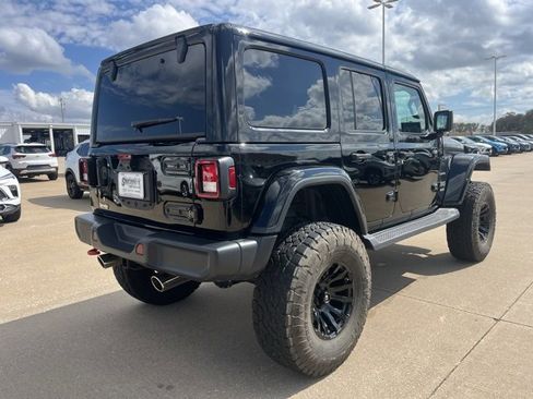 Used 2019 Jeep Wrangler Unlimited Sahara image 4