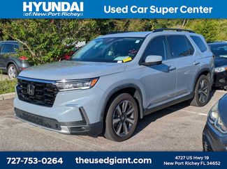 Used 2023 Honda Pilot Touring video 1