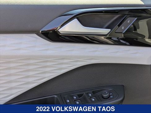 Used 2022 Volkswagen Taos S image 11